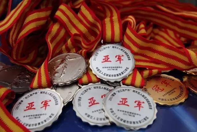 萨巴伦卡转战时尚界，美网冠军双双退赛，多场比赛亮点纷呈